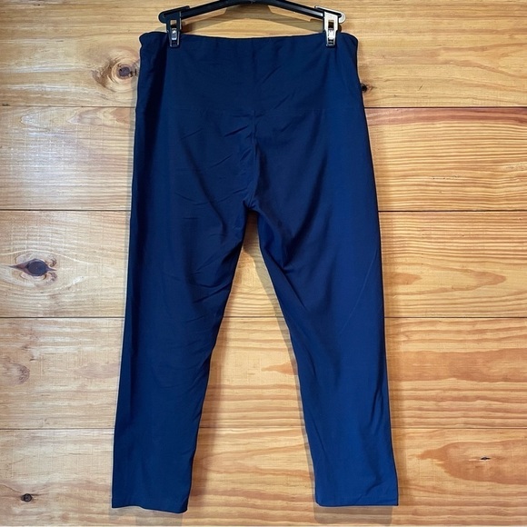 Unbranded Dark Navy Blue Stretchy Cropped Leggings Plus Size - Picture 2 of 6